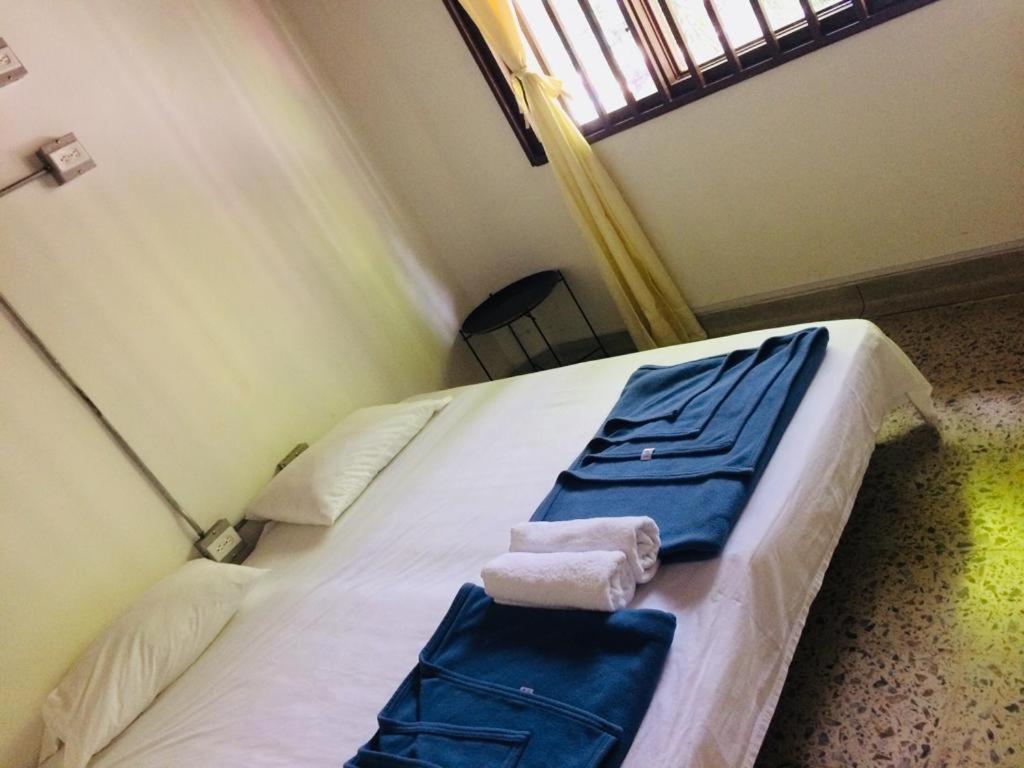 Hostels Colombia Меделин Екстериор снимка